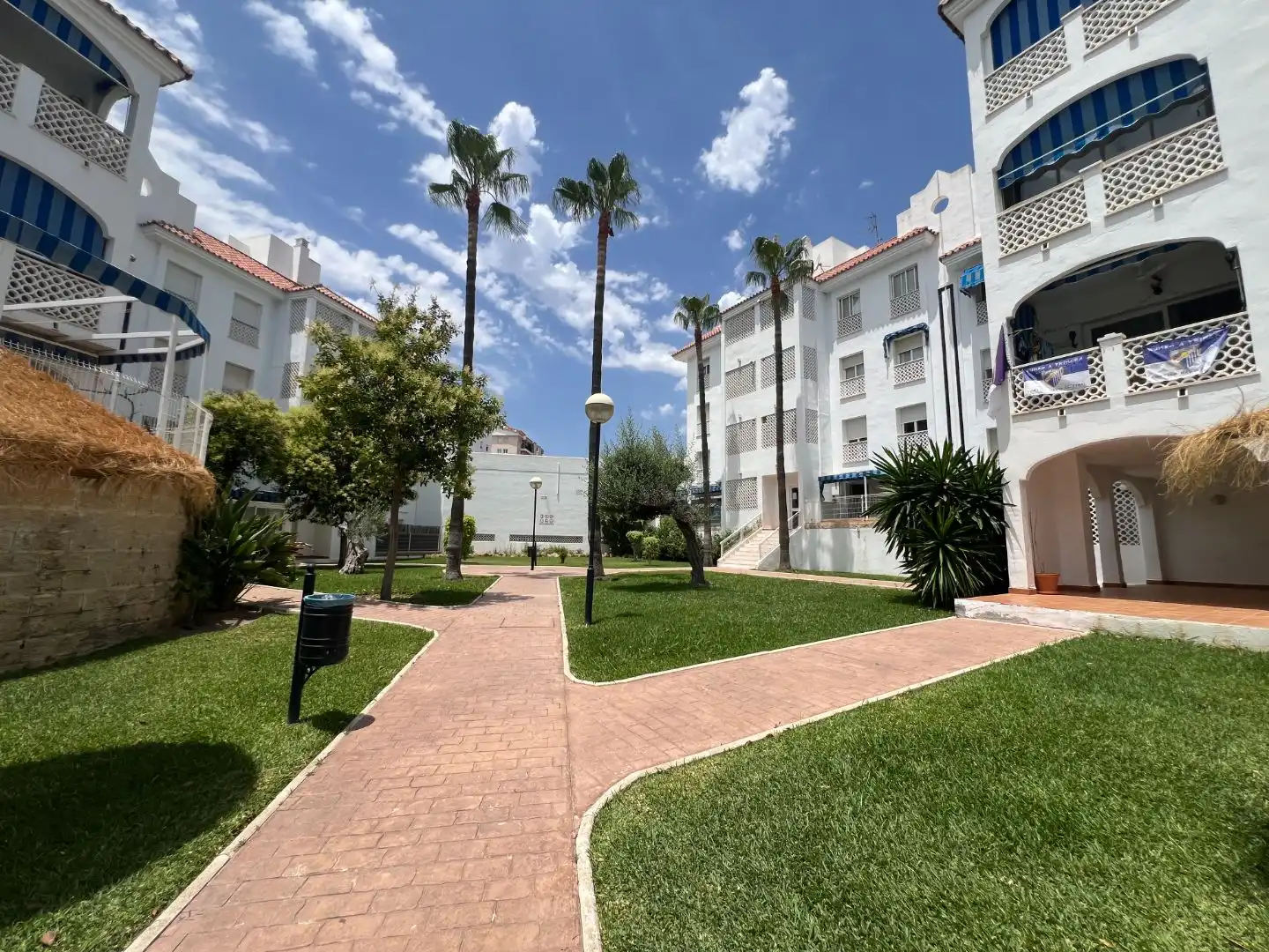 Pis en venda a Calle Santa Fe, 34, El Pinillo Vista exterior de Pis en venda en Torremolinos amb Terrassa, Piscina i Balcó