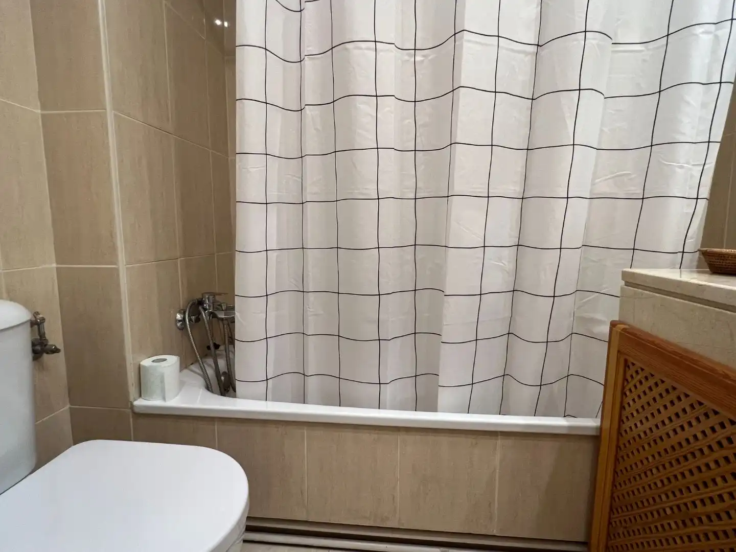 Pis en venda a Calle Santa Fe, 34, El Pinillo Bany de Pis en venda en Torremolinos amb Terrassa, Piscina i Balcó