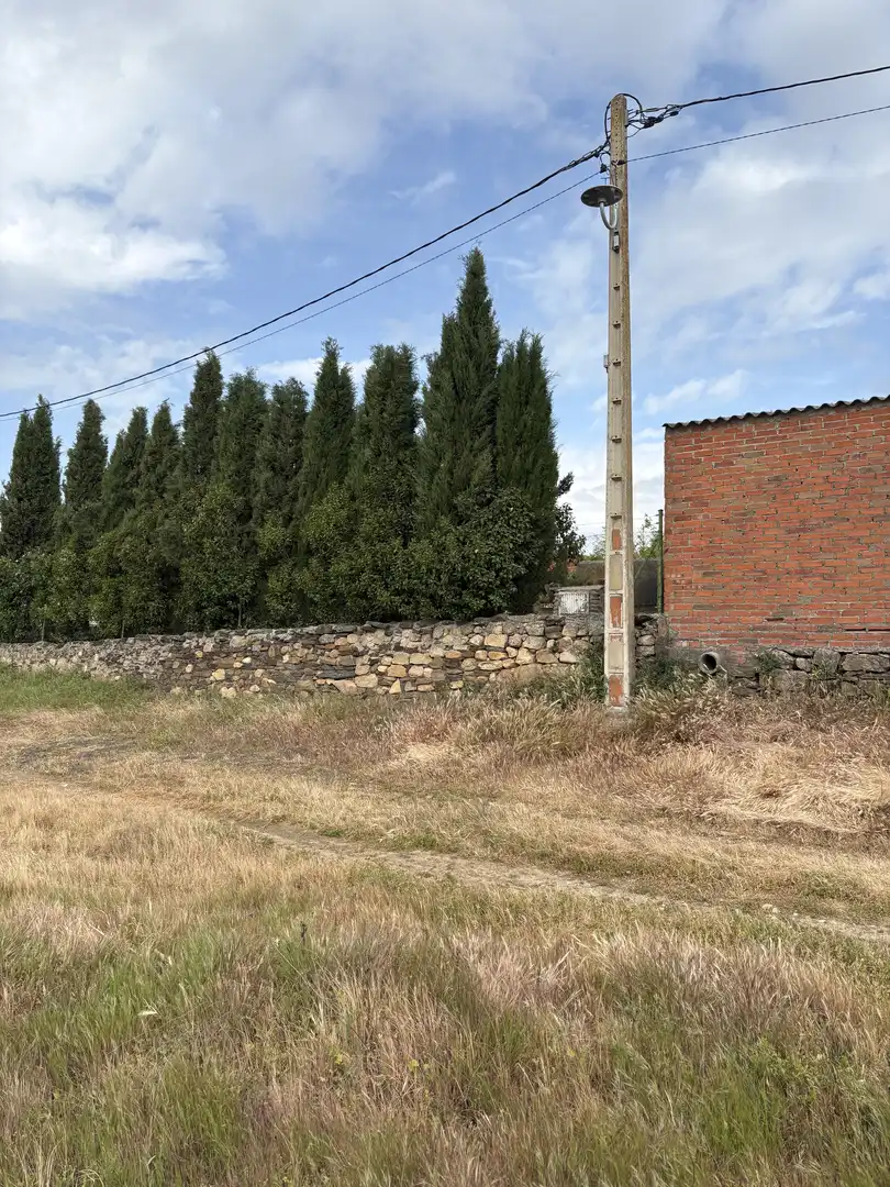 Finca rústica en venda a Calle Pozo Nuevo, Valdeverdeja Finca rústica en venda en Valdeverdeja amb Jardí privat