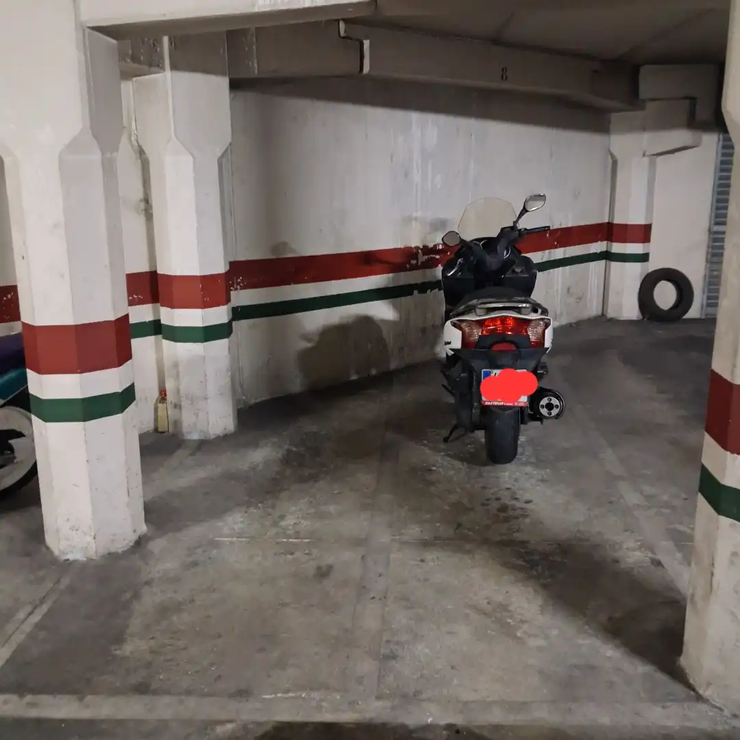 Parkplatz von Garage zur Miete in Terrassa