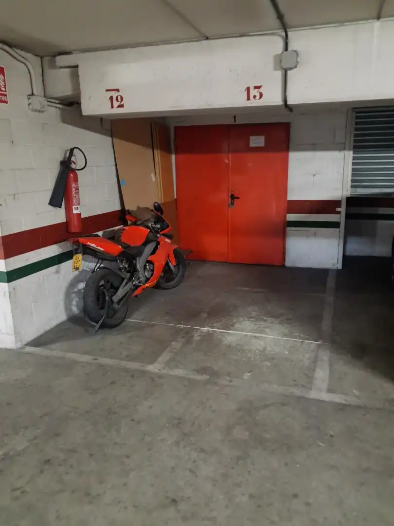 Parkplatz von Garage zur Miete in Terrassa