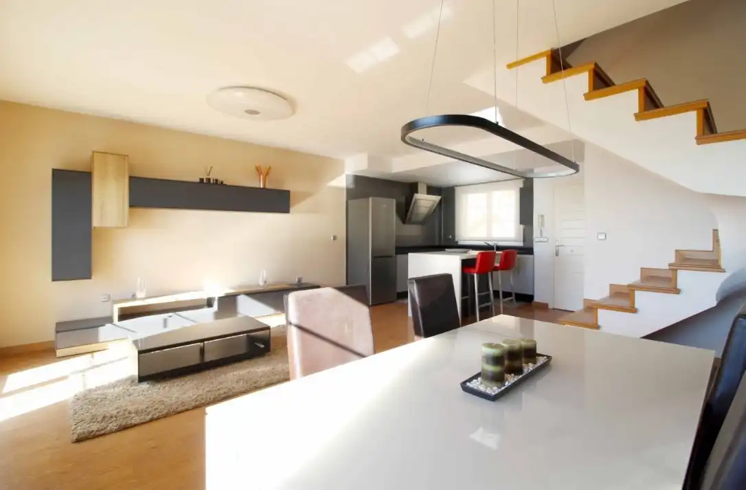 Casa o chalet de alquiler en Calle Lago de Enol, 21, El Puerto Sala de estar de Casa o chalet de alquiler en Roquetas de Mar con Aire acondicionado, Parquet y Terraza