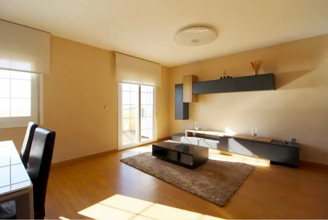 Casa o chalet de alquiler en Calle Lago de Enol, 21, El Puerto Sala de estar de Casa o chalet de alquiler en Roquetas de Mar con Aire acondicionado, Parquet y Terraza