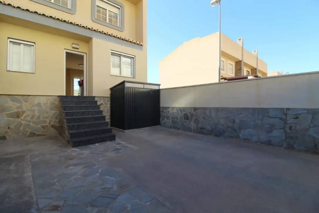 Casa o chalet de alquiler en Calle Lago de Enol, 21, El Puerto Vista exterior de Casa o chalet de alquiler en Roquetas de Mar con Aire acondicionado, Parquet y Terraza