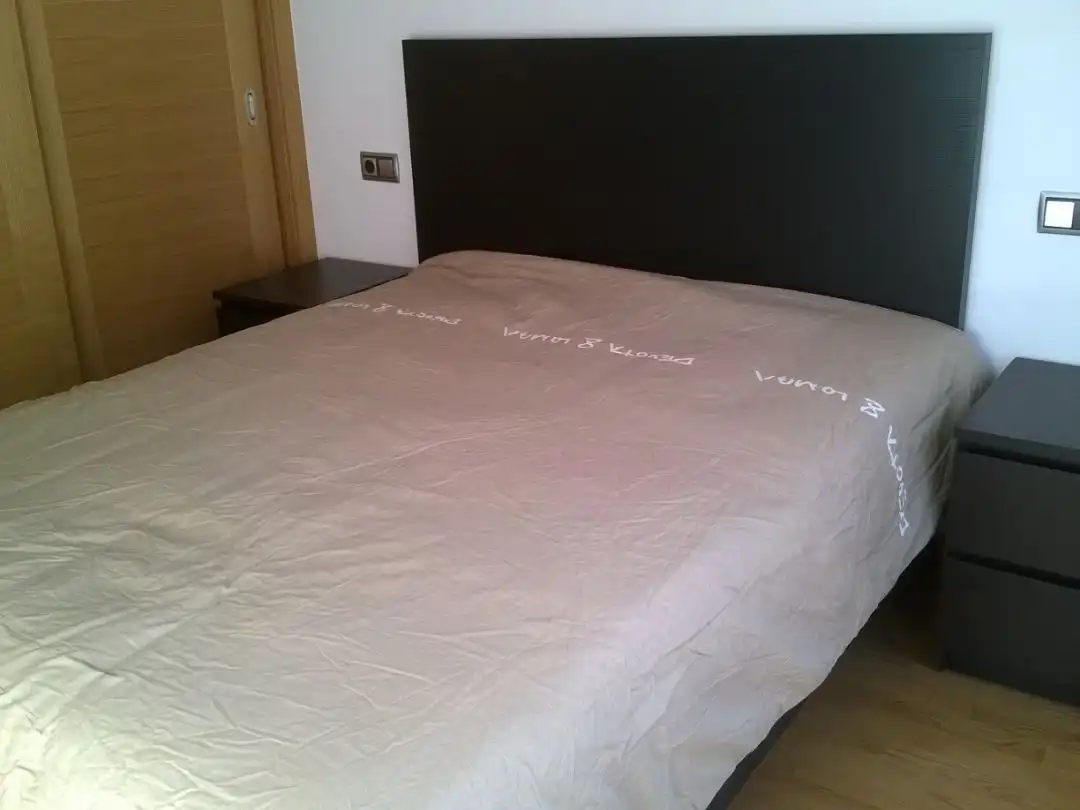 Pis de lloguer a Rúa dos Ferreiros, 24, Centro - Echegaray Dormitori de Pis de lloguer en Pontevedra Capital amb Calefacció, Parquet i Traster