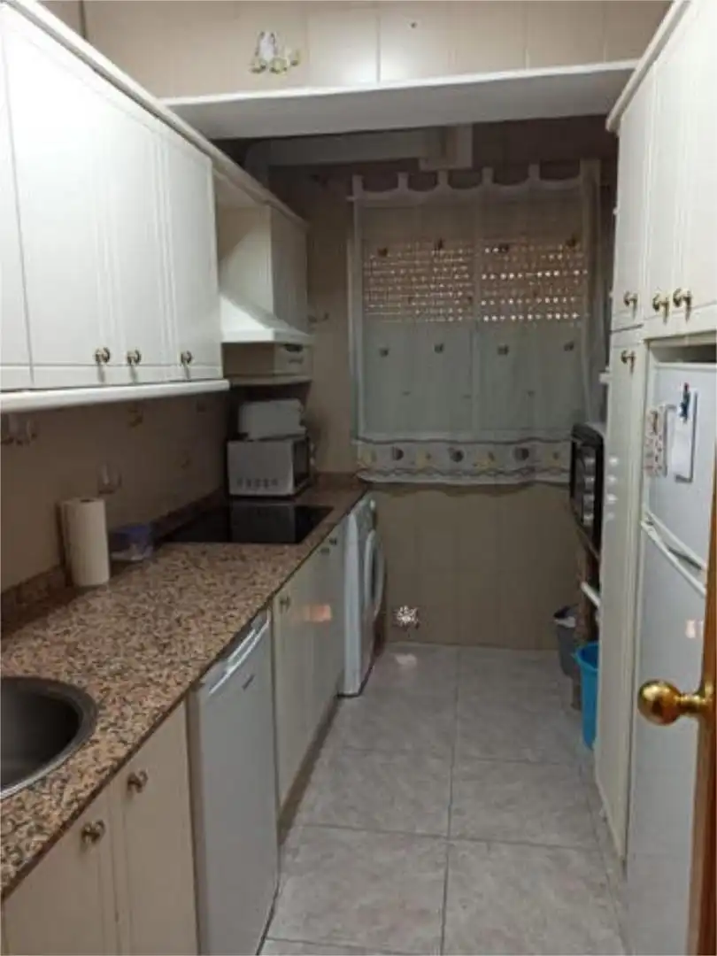 Flat for rent in El Plantinar – Avda. La Paz - El Juncal Kitchen of Flat for rent in Sevilla with Terrace