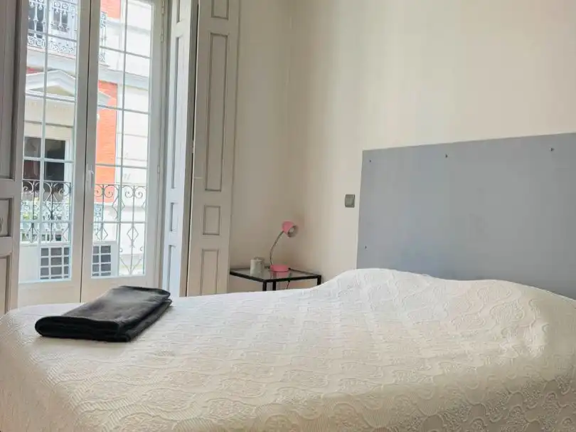Bedroom of Flat for rent in  Madrid Capital  with Air Conditioner and Balcony