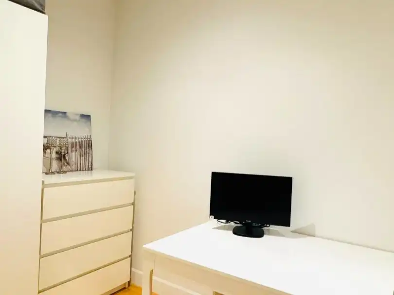 Bedroom of Flat for rent in  Madrid Capital  with Air Conditioner and Balcony