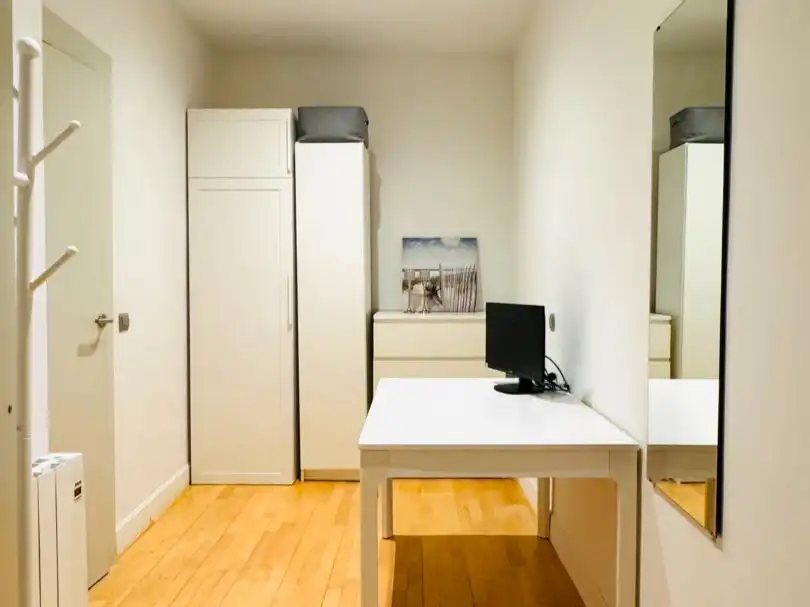 Bedroom of Flat for rent in  Madrid Capital  with Air Conditioner and Balcony