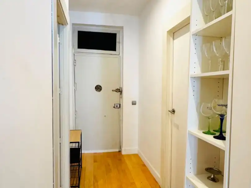 Flat for rent in  Madrid Capital  with Air Conditioner and Balcony