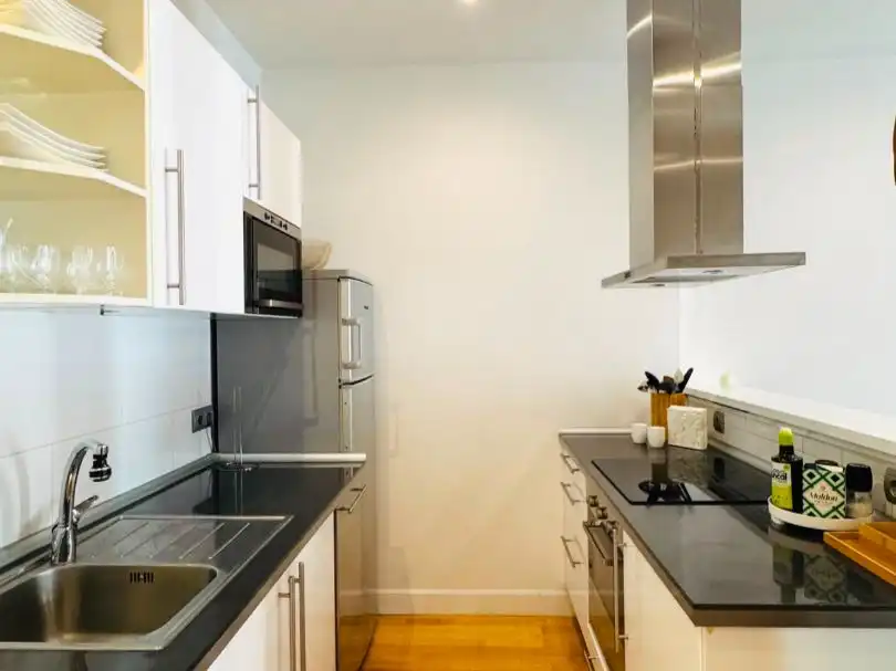 Kitchen of Flat for rent in  Madrid Capital  with Air Conditioner and Balcony