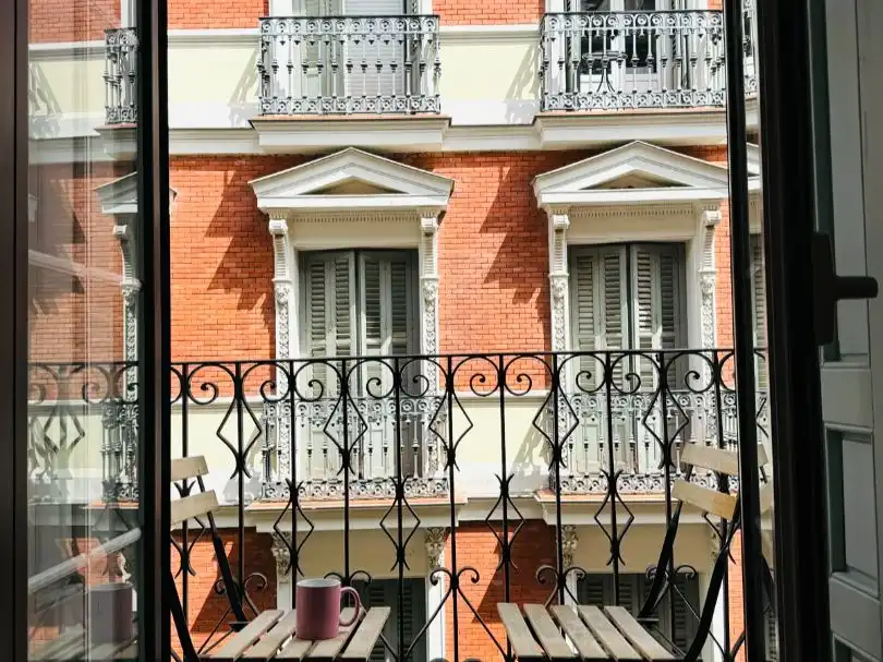 Exterior view of Flat for rent in  Madrid Capital  with Air Conditioner and Balcony