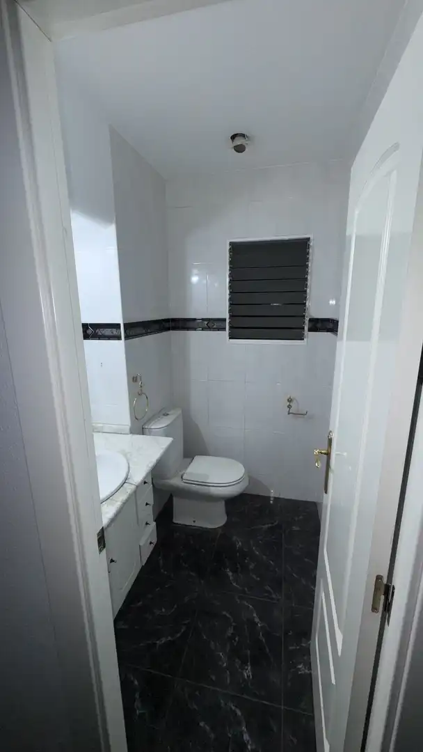 Wohnung zur Miete in Paseo Alameda, 54, Eixample Badezimmer von Wohnung zur Miete in Alcoy / Alcoi mit Balkon