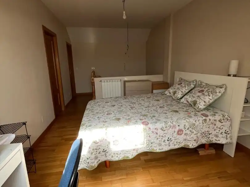 Dúplex en venta en Calle Los Deportes, 60, Ponferrada Habitación de Dúplex en venta en Ponferrada