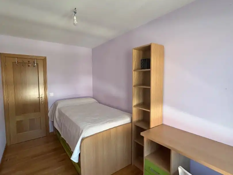 Dúplex en venta en Calle Los Deportes, 60, Ponferrada Habitación de Dúplex en venta en Ponferrada