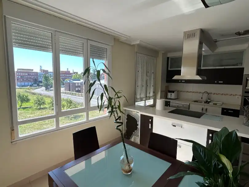 Dúplex en venta en Calle Los Deportes, 60, Ponferrada Comedor de Dúplex en venta en Ponferrada