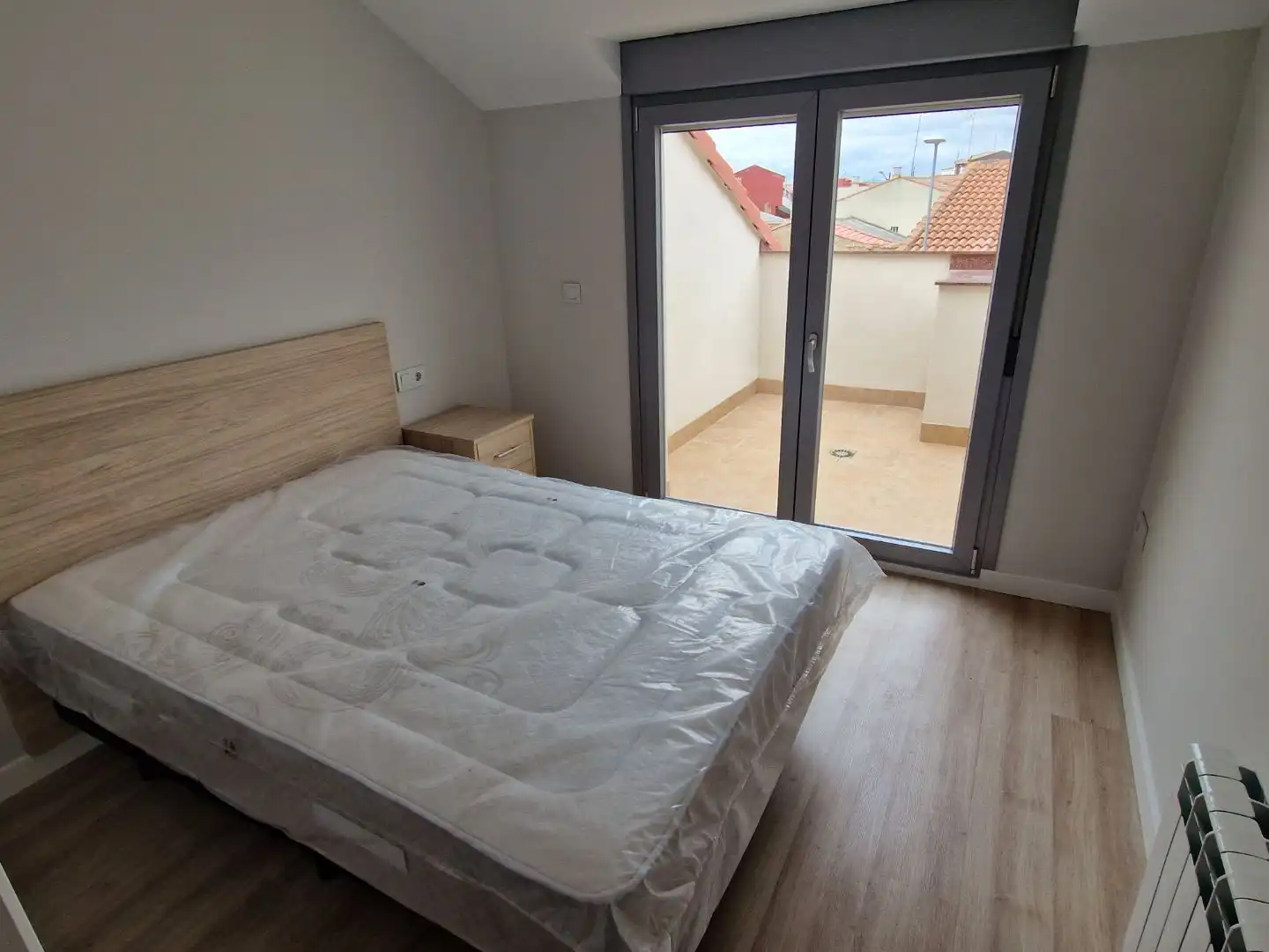 Piso de alquiler en Calle la Fuente, 7, Villadangos del Páramo Habitación de Piso de alquiler en Villadangos del Páramo con Calefacción, Parquet y Terraza