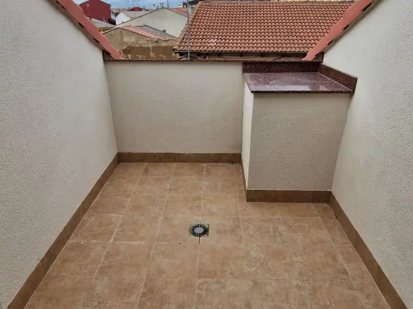 Piso de alquiler en Calle la Fuente, 7, Villadangos del Páramo Terraza de Piso de alquiler en Villadangos del Páramo con Calefacción, Parquet y Terraza