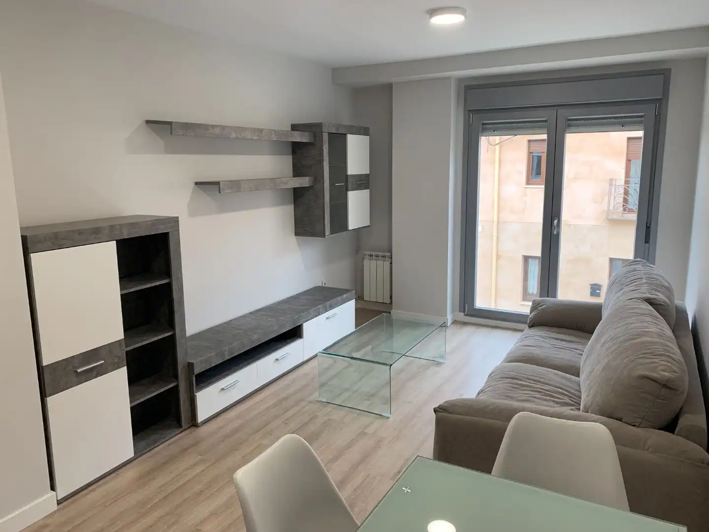 Piso de alquiler en Calle la Fuente, 7, Villadangos del Páramo Sala de estar de Piso de alquiler en Villadangos del Páramo con Calefacción, Parquet y Terraza
