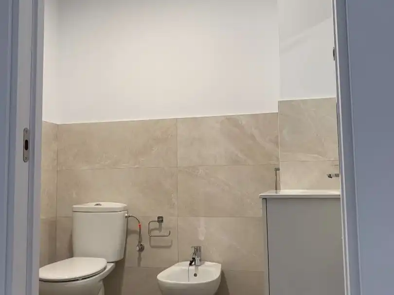 Piso de alquiler en Calle la Fuente, 7, Villadangos del Páramo Baño de Piso de alquiler en Villadangos del Páramo con Calefacción, Parquet y Terraza