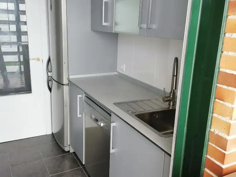Piso de alquiler en Calle de Vital Aza, 14, Pueblo Nuevo Cocina de Piso de alquiler en Madrid con Aire acondicionado, Calefacción y Jardín privado
