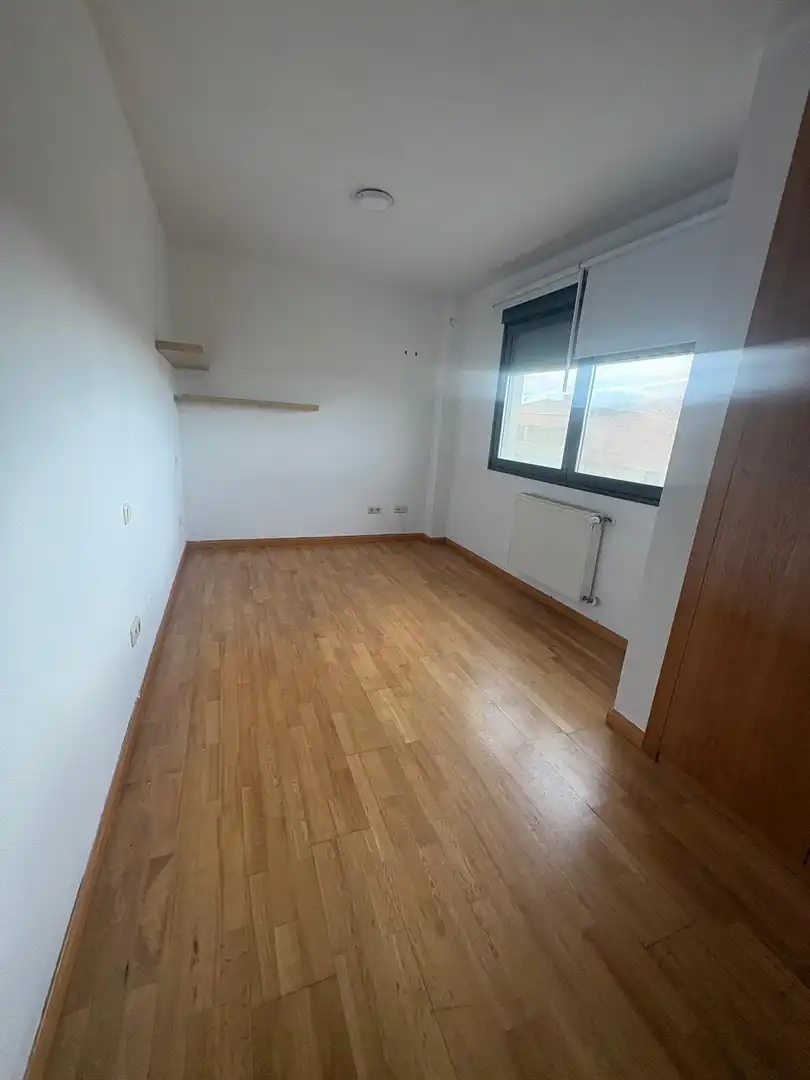 Dormitori de Pis en venda en San Sebastián de los Reyes amb Aire condicionat, Calefacció i Parquet