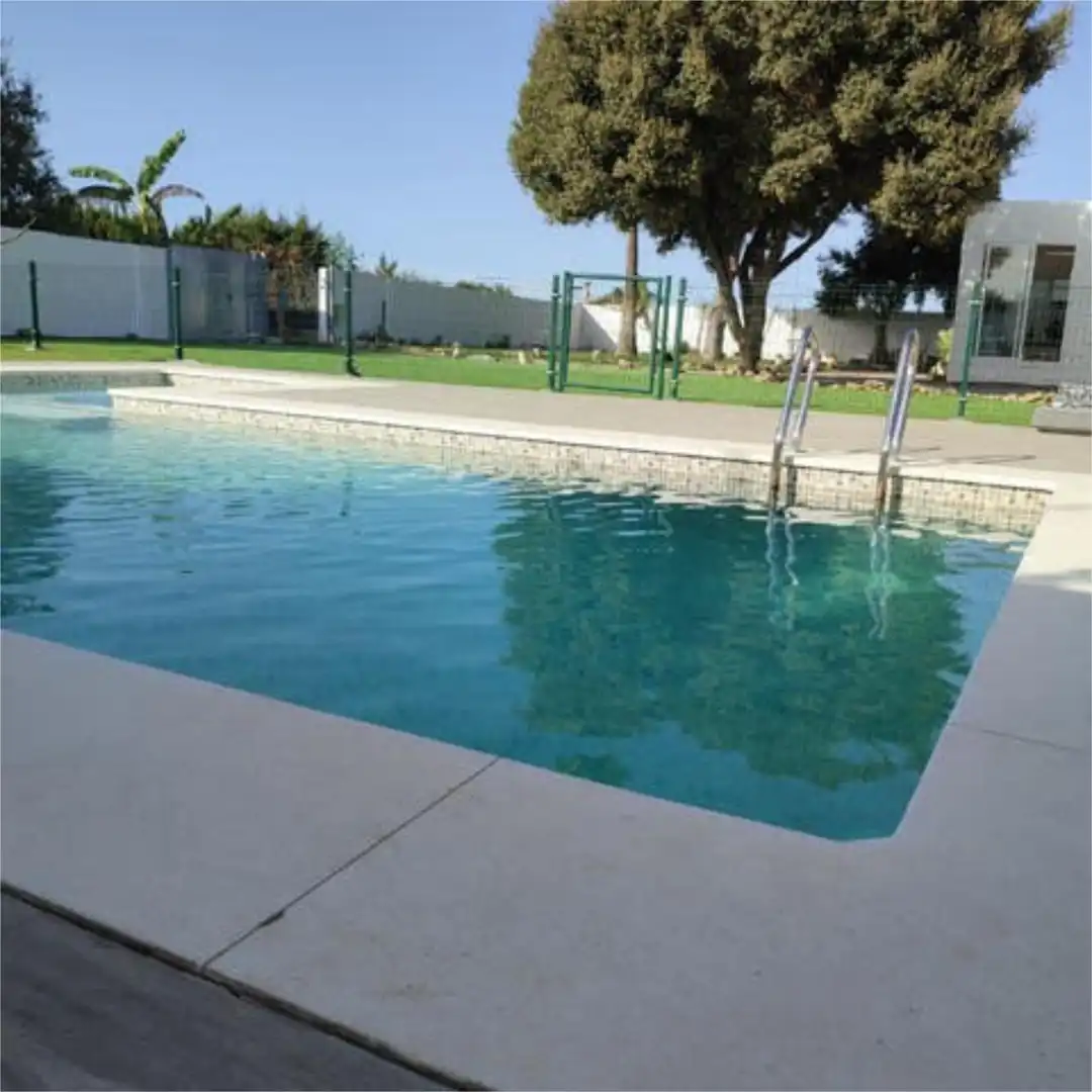 Piscina de Estudio de alquiler en Chipiona con Jardín privado, Terraza y Amueblado