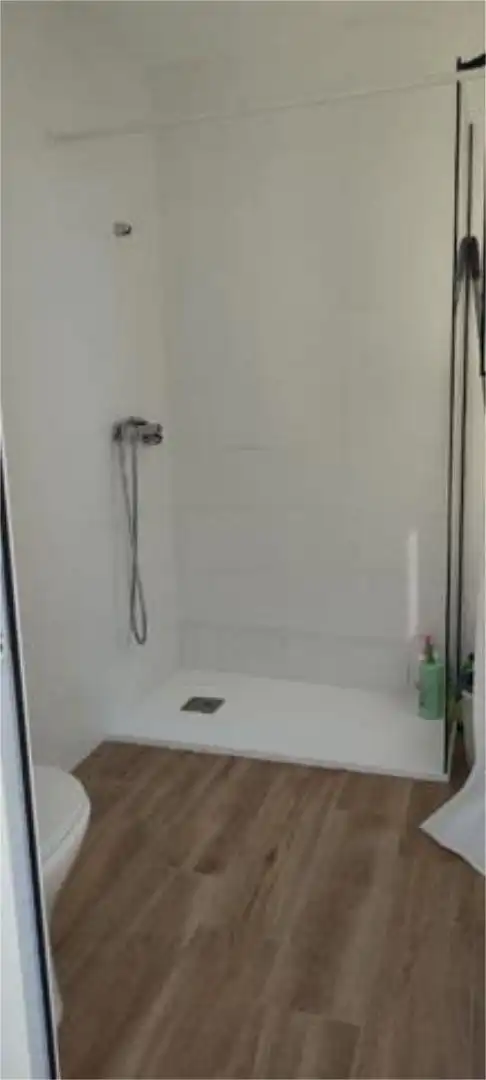 Baño de Estudio de alquiler en Chipiona con Jardín privado, Terraza y Amueblado