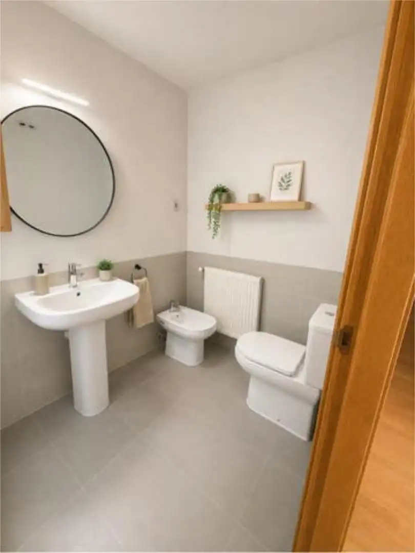 Flat for sale in Dehesa Vieja - Puente Cultural Bathroom of Flat for sale in San Sebastián de los Reyes with Heating and Storage room