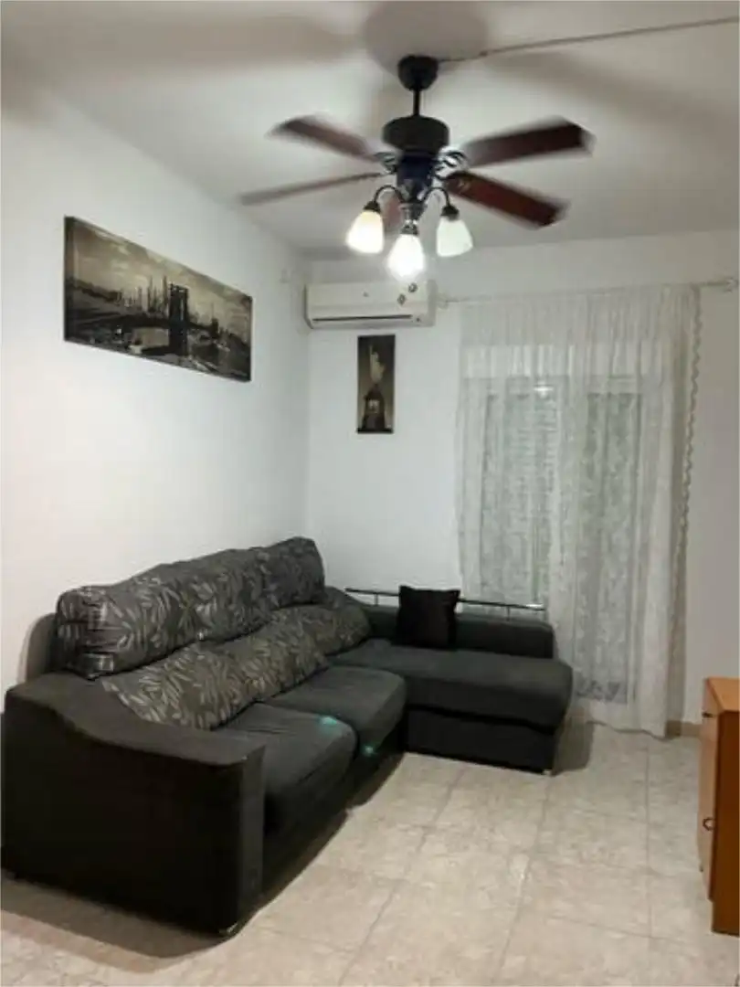 Piso en venta en El Tardón - El Carmen Sala de estar de Piso en venta en Sevilla