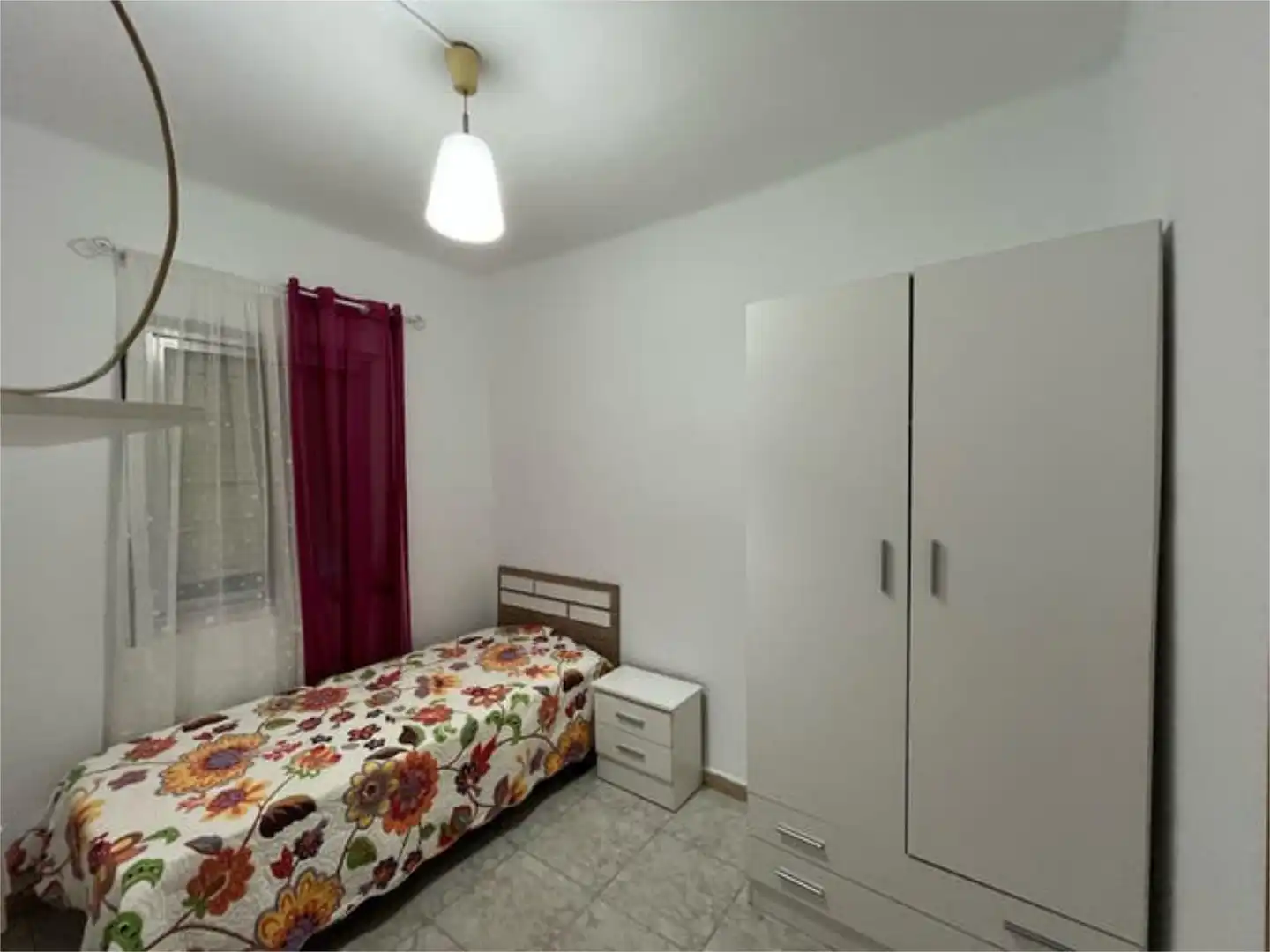Piso en venta en El Tardón - El Carmen Habitación de Piso en venta en Sevilla