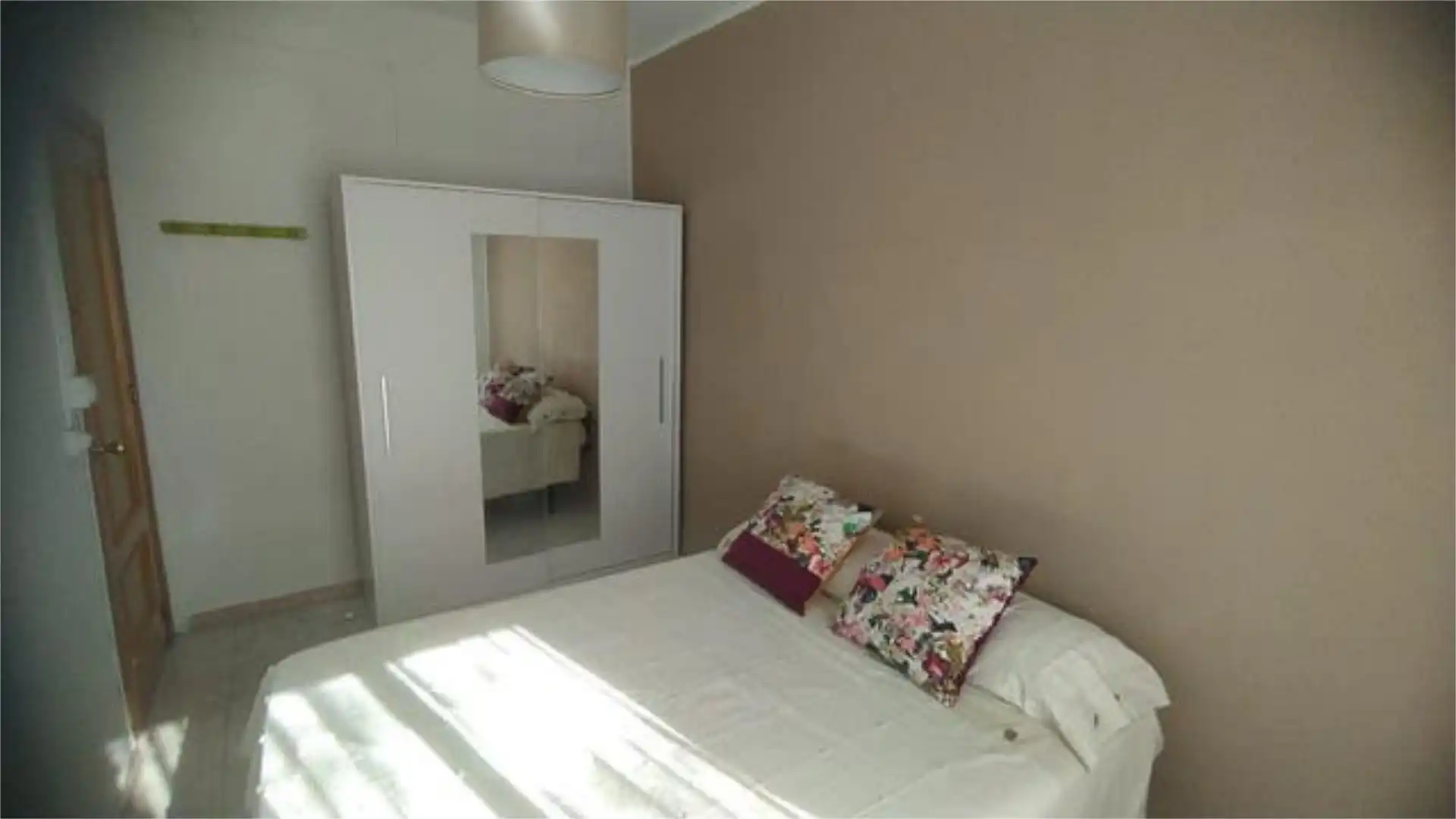 Flat for sale in El Tardón - El Carmen Bedroom of Flat for sale in Sevilla