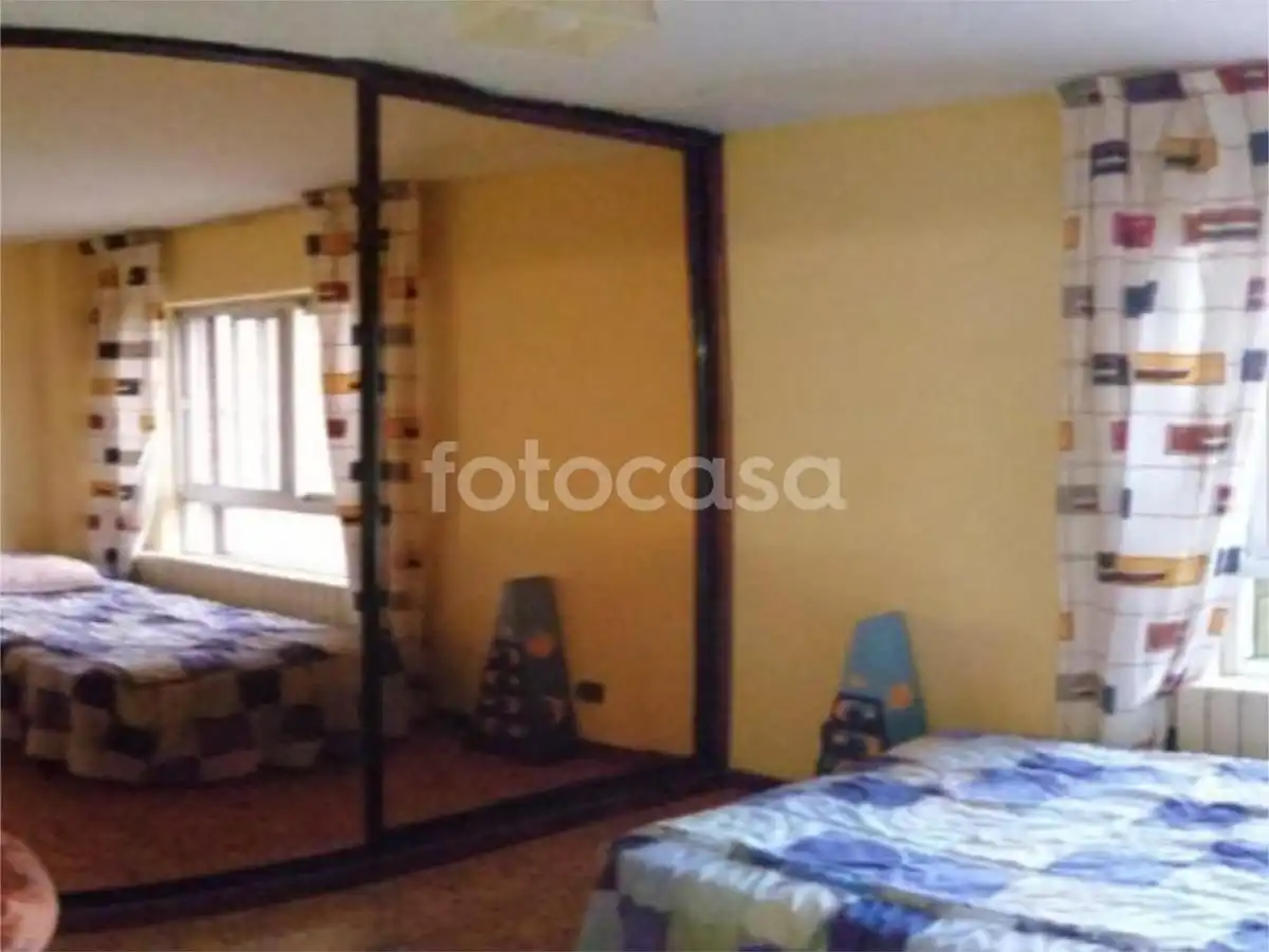 Room in Calle Doce de Octubre, 26, Pilaríca