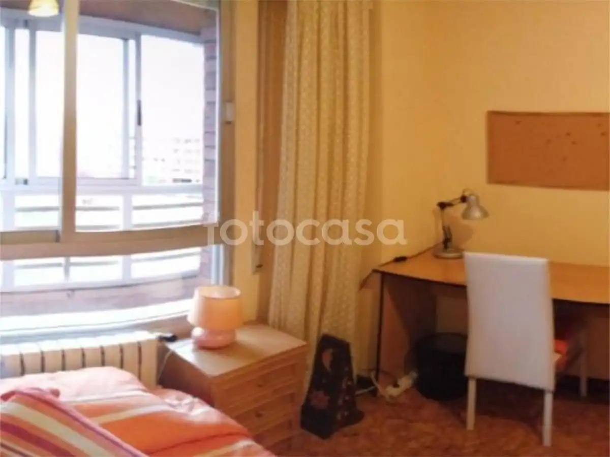 Room in Calle Doce de Octubre, 26, Pilaríca