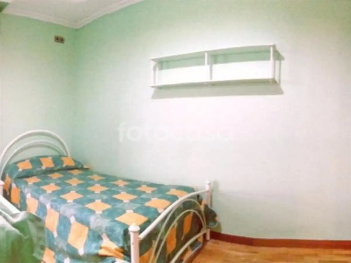 Room in Calle Doce de Octubre, 26, Pilaríca
