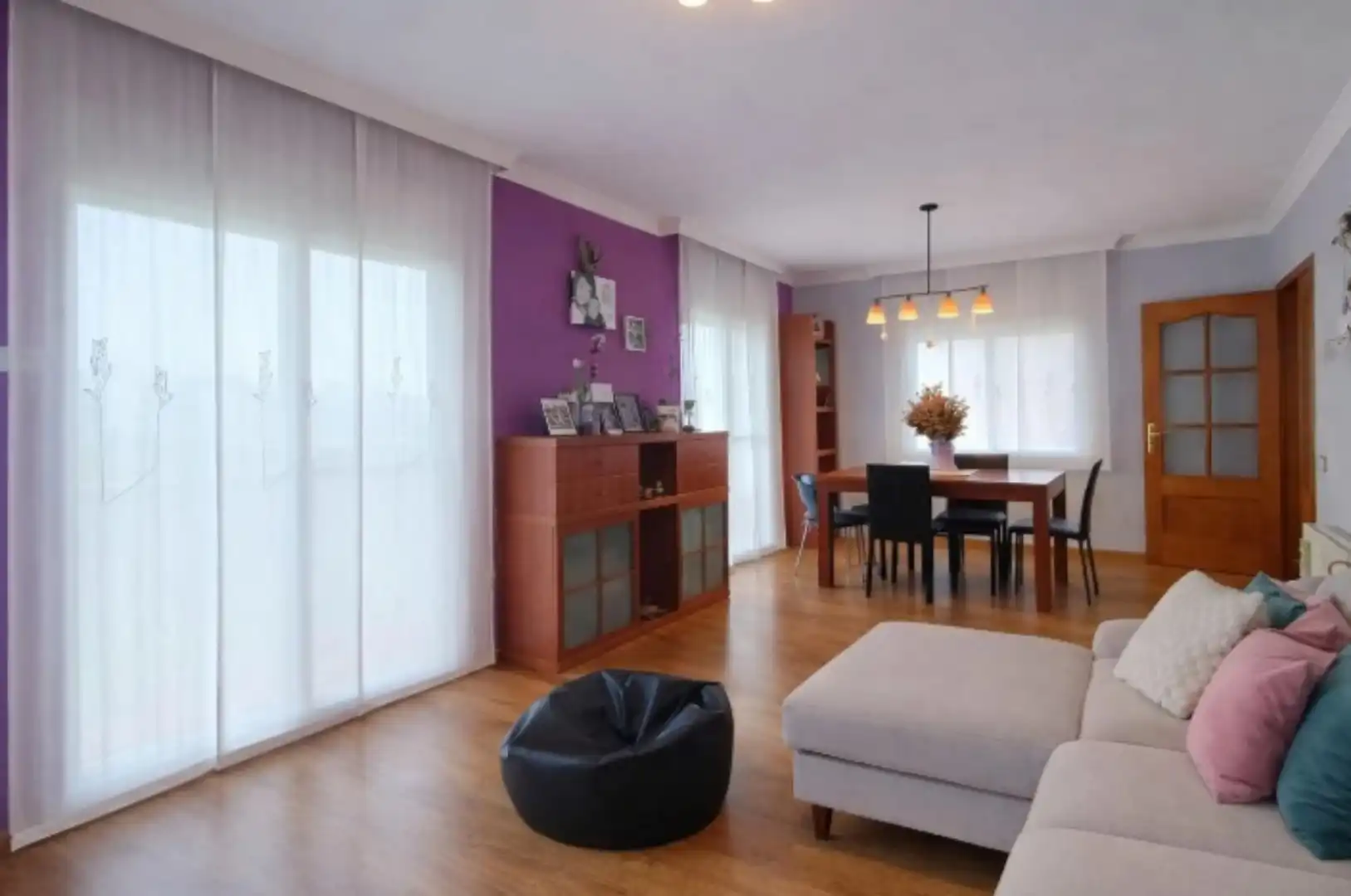 Dúplex en venta en Carrer del Rasot, 33, La Collada - Sis Camins Sala de estar de Dúplex en venta en Vilanova i la Geltrú con Terraza y Balcón