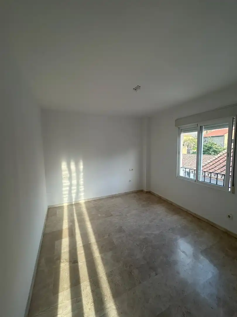 Habitación de Piso de alquiler en Padul con Aire acondicionado, Terraza y Balcón