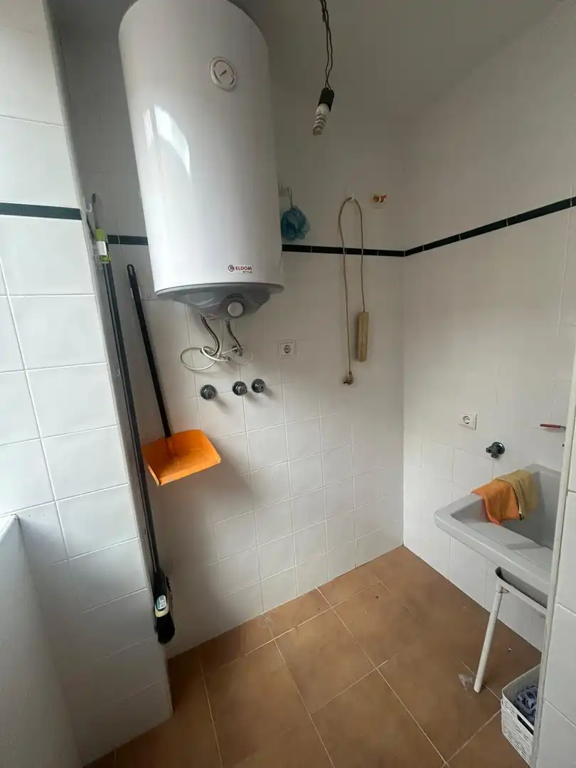Baño de Piso de alquiler en Padul con Aire acondicionado, Terraza y Balcón
