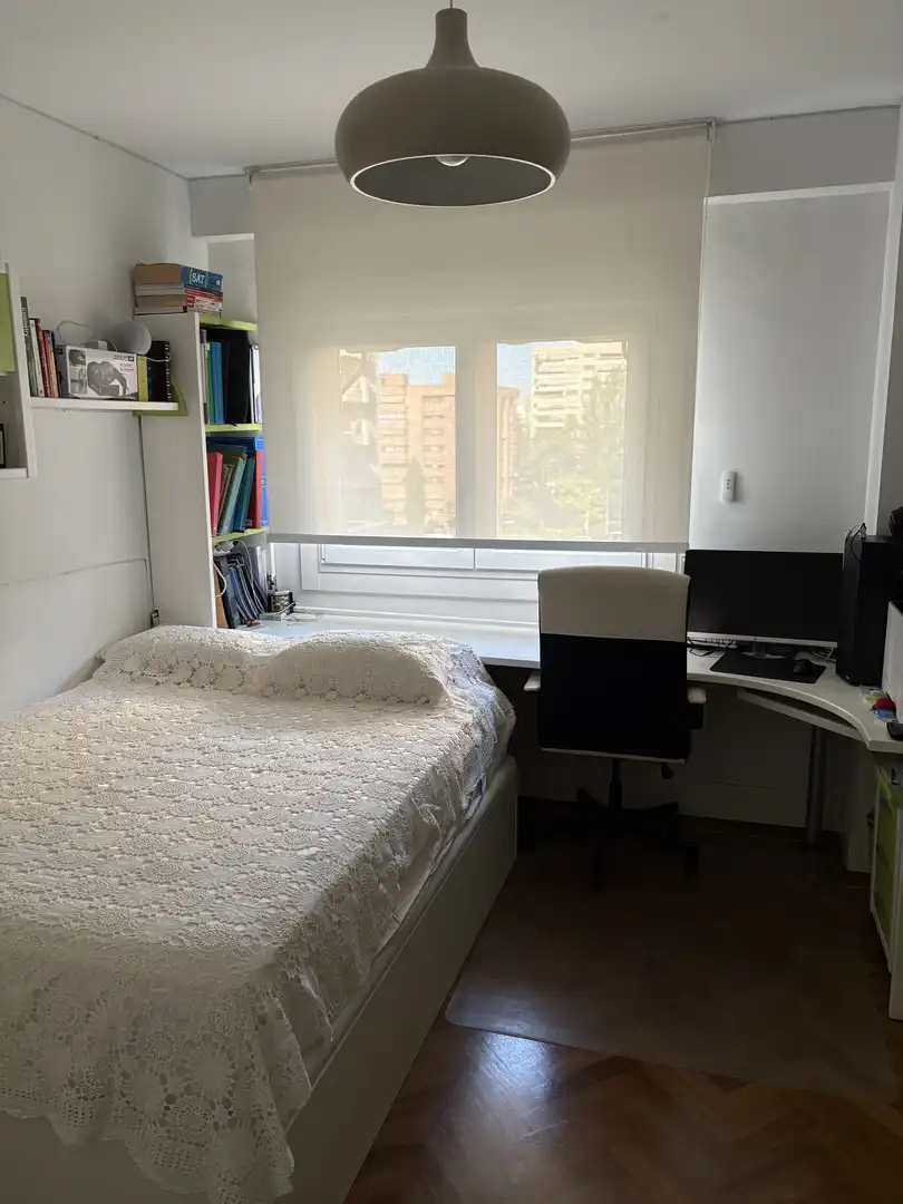 Piso en venta en Calle de Julio Palacios, 13, La Paz Habitación de Piso en venta en Madrid Capital con Aire acondicionado, Terraza y Piscina