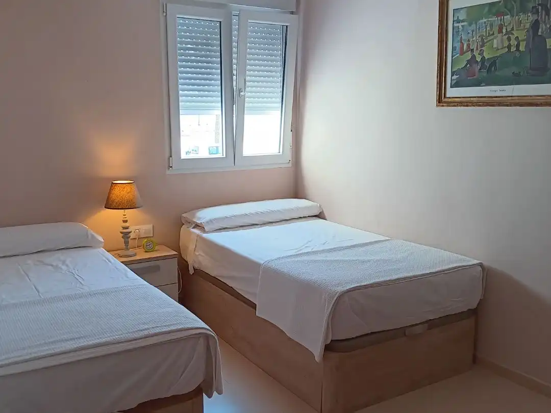 Pis de lloguer a Avenida Campo del Sur, 32, La Caleta - La Viña Dormitori de Pis de lloguer en Cádiz amb Terrassa i Moblat