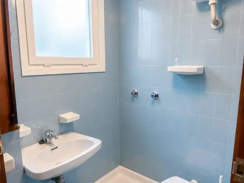 Flat for rent in Caracter Uribe Auzoa, 16, Arrasate / Mondragón Bathroom of Flat for rent in Arrasate / Mondragón with Heating, Parquet flooring and Furnished
