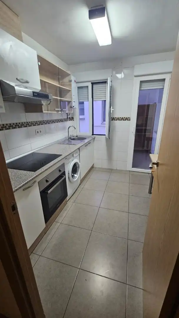 Cocina de Piso de alquiler en Valladolid con Calefacción, Parquet y Amueblado