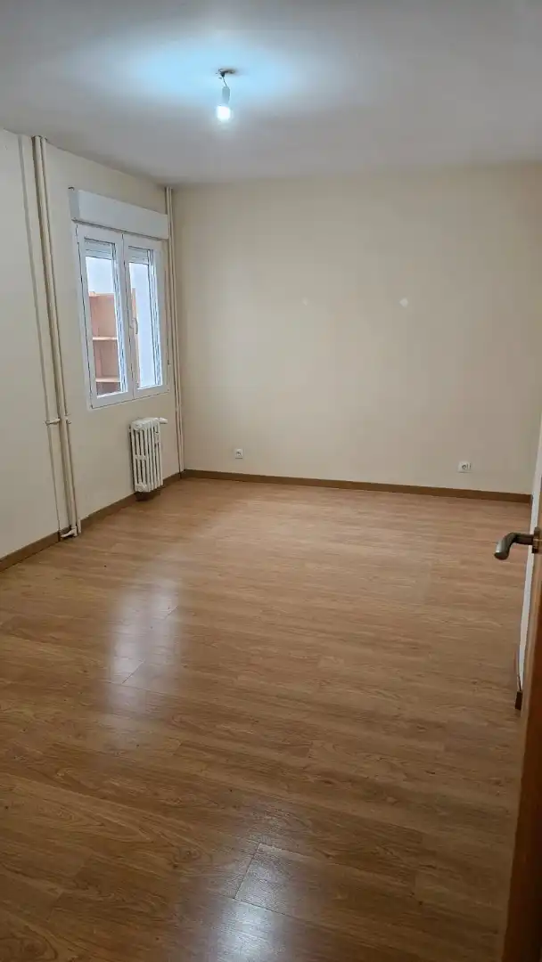 Habitación de Piso de alquiler en Valladolid con Calefacción, Parquet y Amueblado