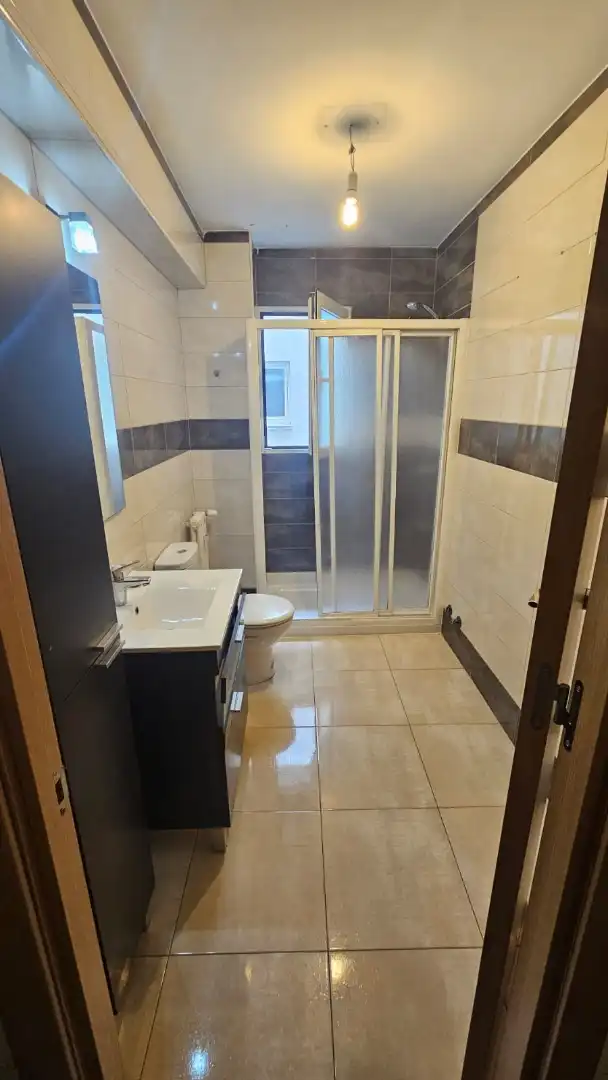 Baño de Piso de alquiler en Valladolid con Calefacción, Parquet y Amueblado