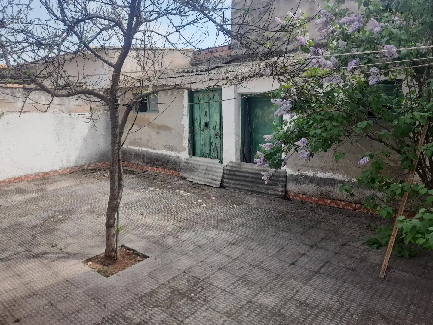 Außenansicht von Erdgeschoss zum Verkauf in Marmolejo mit Terrasse