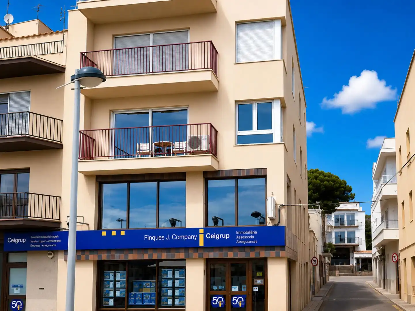 Wohnungen zum Verkauf in Carrer Castellar, 30, Carboneres - La Farella Außenansicht von Wohnungen zum Verkauf in Llançà mit Terrasse und Balkon