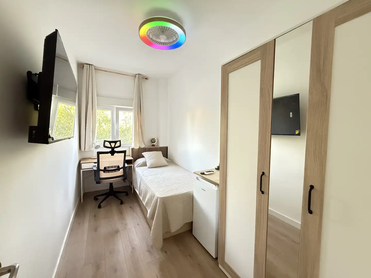 Room in Calle Altagracia, 27, El Perchel Bedroom of Flat for share in Ciudad Real with Air Conditioner, Heating and Parquet flooring