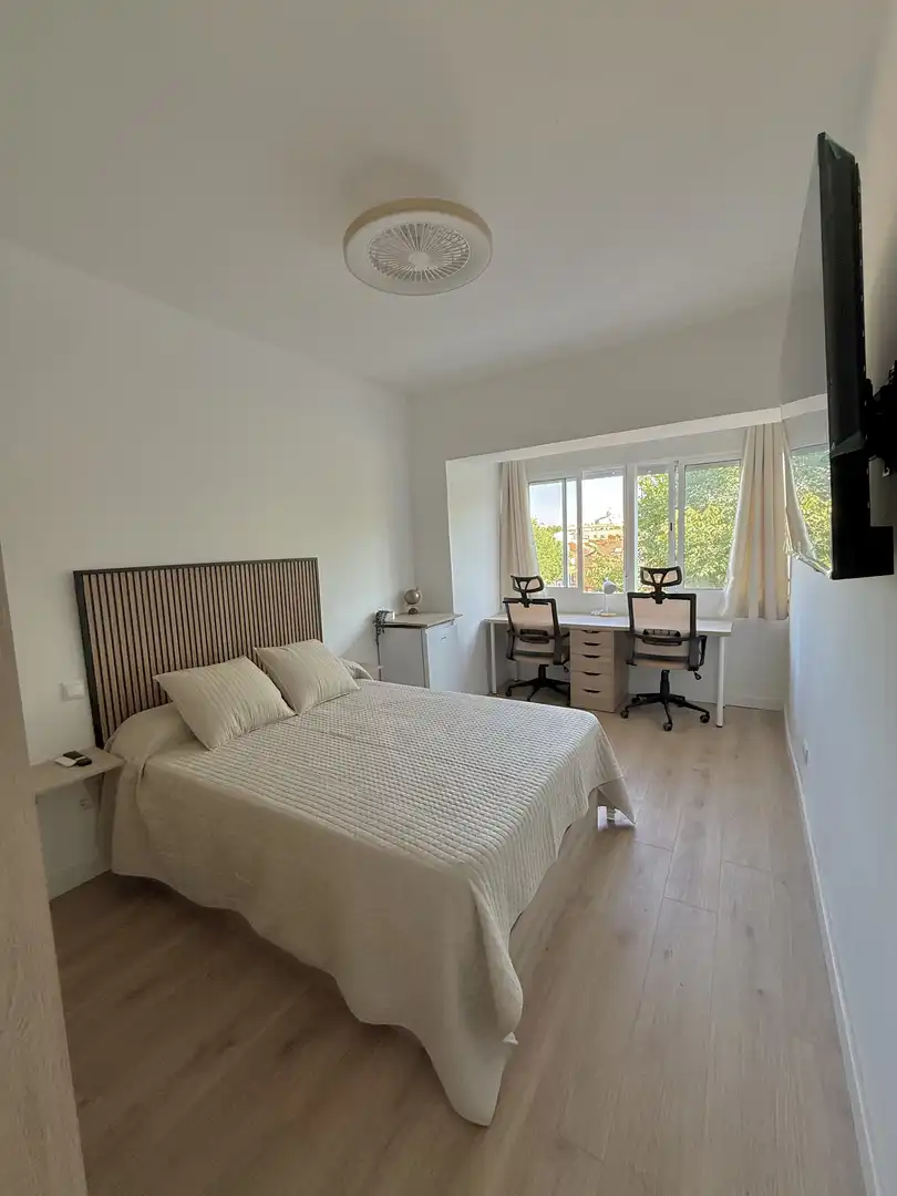 Room in Calle Altagracia, 27, El Perchel Bedroom of Flat for share in Ciudad Real with Air Conditioner, Heating and Parquet flooring