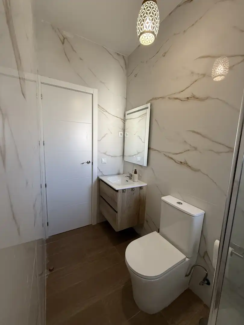 Room in Calle Altagracia, 27, El Perchel Bathroom of Flat for share in Ciudad Real with Air Conditioner, Heating and Parquet flooring