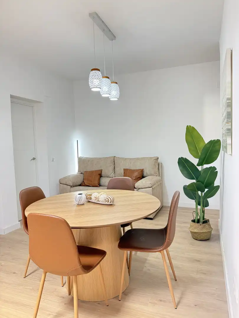 Room in Calle Altagracia, 27, El Perchel Living room of Flat for share in Ciudad Real with Air Conditioner, Heating and Parquet flooring